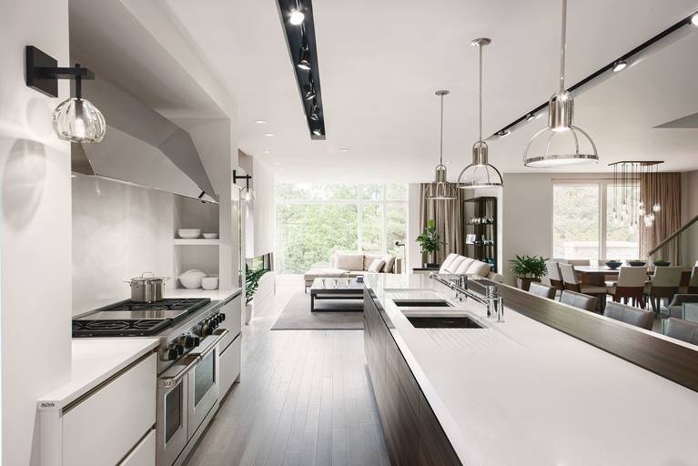 SieMatic Classic SE S2 lotus white with stainless steel stove and extractor hood